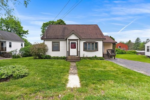 97 Pleasant St, Spencer, MA, 01562-1605 | Card Image