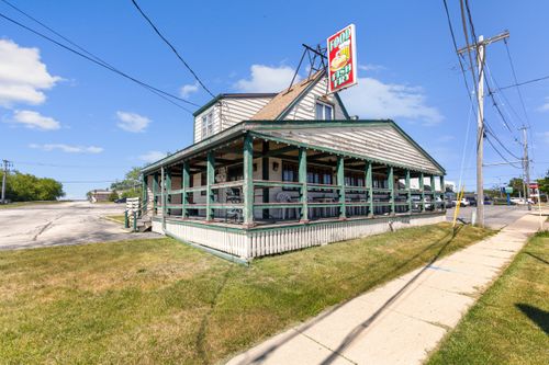 2234 E Layton Ave, Saint Francis, WI, 53235-6003 | Card Image