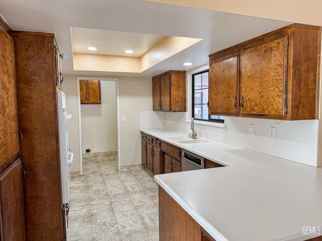 297 Pine St, House other with 3 bedrooms, 3 bathrooms and null parking in Shafter CA | Image 13