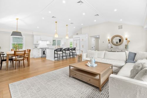 41 Sunset Rd, Winchester, MA, 01890-1050 | Card Image