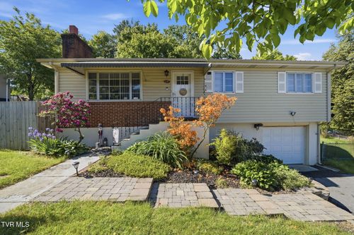 635 Robin Circle, Bristol, VA, 24202 | Card Image