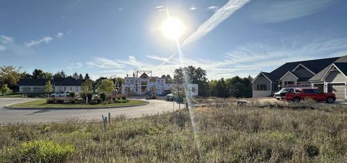 3760 W Club Circle, Mequon, WI, 53092 | Card Image