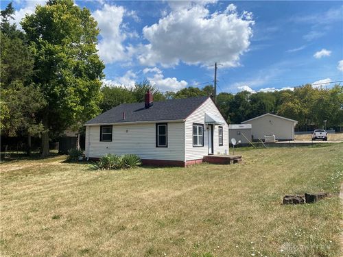 415 W Dayton Yellow Springs Rd, Fairborn, OH, 45324-3242 | Card Image