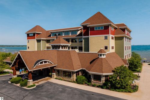 2410-2035 N Us Highway 31 N, Traverse City, MI, 49686-3749 | Card Image