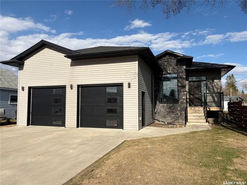 924 11th St, Humboldt, SK, S0K2A0 | Card Image