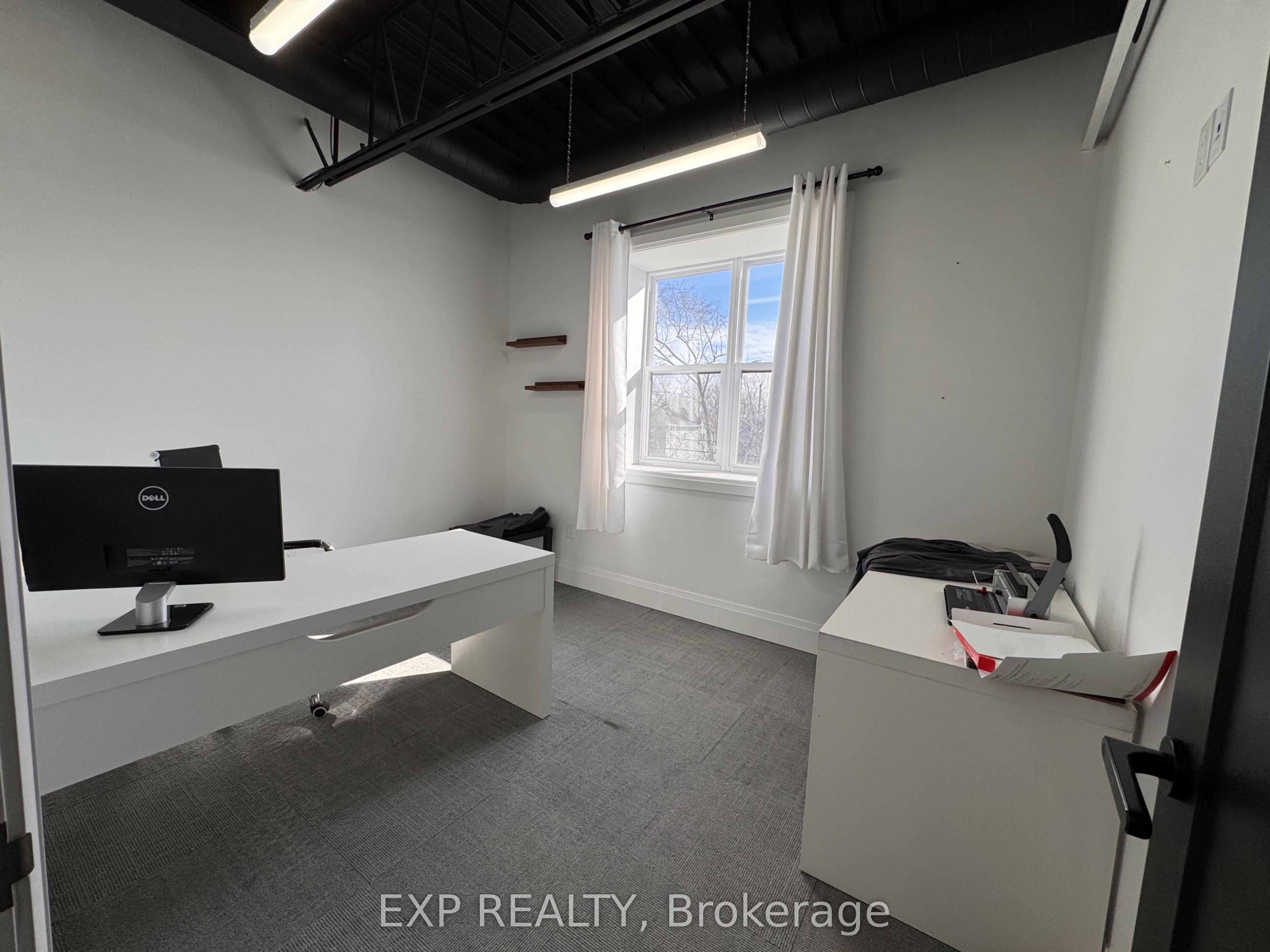 Commercial Lease in Hamilton 4