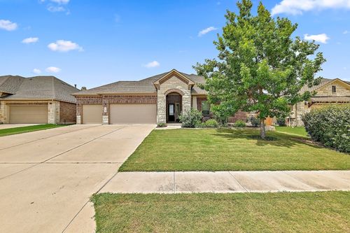 109 Hedgerow Ln, Liberty Hill, TX, 78642-4474 | Card Image