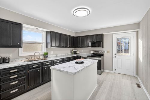 3720 43rd Ave S, Minneapolis, MN, 55406-2825 | Card Image