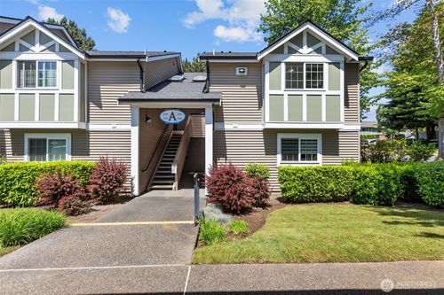 206-26005 106th Pl Se, Kent, WA, 98030-6772 | Card Image