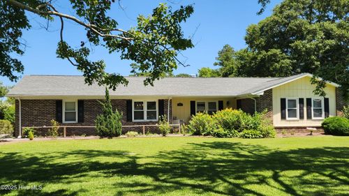 706 Hedrick Blvd, Morehead City, NC, 28557-3010 | Card Image