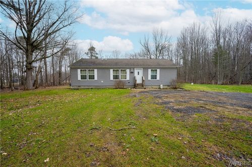 9414 Gowanda State Rd, Eden, NY, 14057-9585 | Card Image
