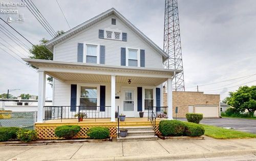 908 Baker St, Fremont, OH, 43420-2446 | Card Image
