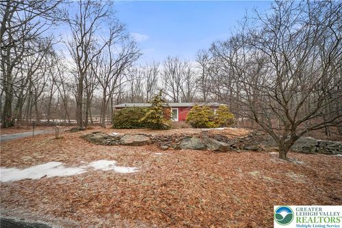 939 Constitution Ave, Pen Argyl, PA, 18072-9795 | Card Image