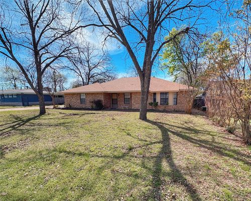 8111 Llano Ave, Benbrook, TX, 76116-1411 | Card Image