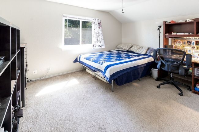 4th bedroom is upstairs | Image 19