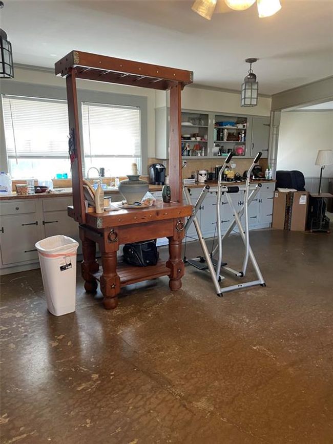 2002 Fm 369 S, House other with 4 bedrooms, 5 bathrooms and 2 parking in Iowa Park TX | Image 7