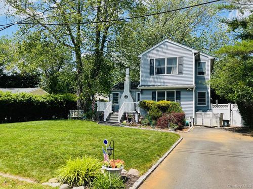 3 Liberty Pl, East Patchogue, NY, 11772-5953 | Card Image