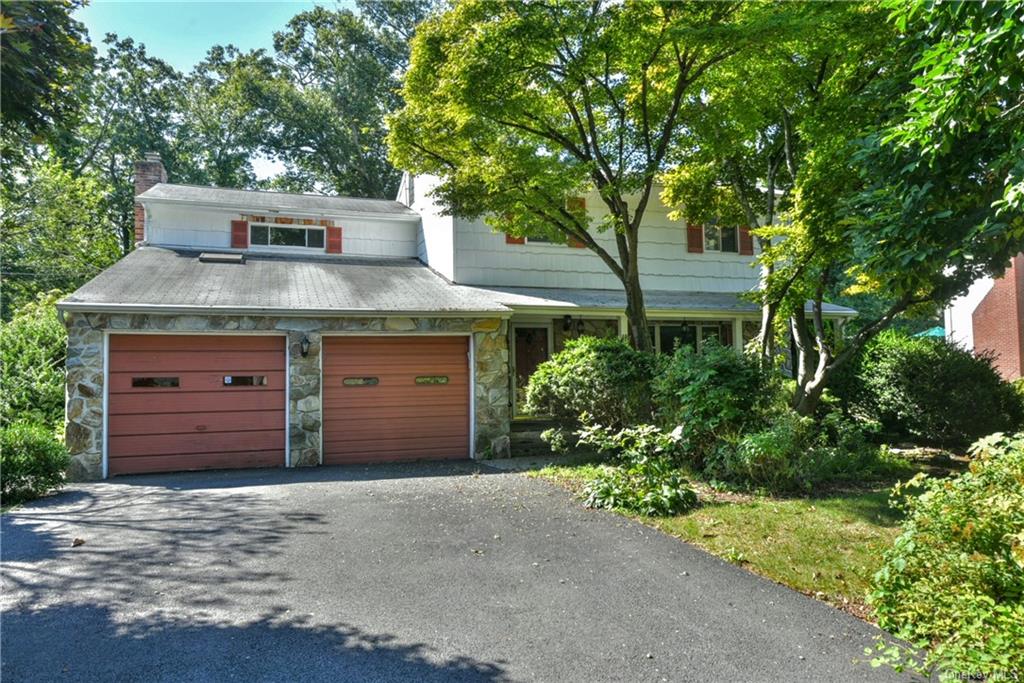 Zabella Dr, New City, NY 10956