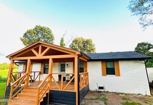 5015 Arkabutla Rd, Coldwater, MS, 38618-6415 | Card Image