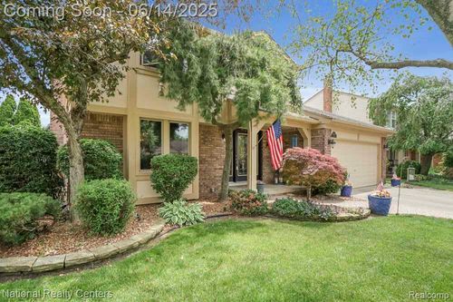 42438 Cannon Dr, Sterling Heights, MI, 48313-2615 | Card Image