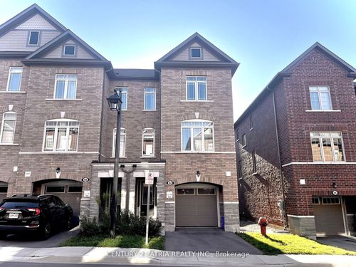 62 Gordon Cir, Newmarket, ON, L3Y0C9 | Card Image