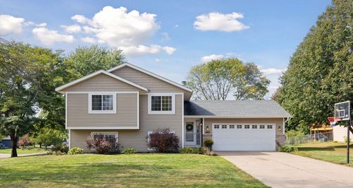 2260 Hallmark Ave N, Oakdale, MN, 55128-4525 | Card Image