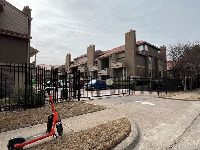 Surrounding community with a residential view and fence | Image 31