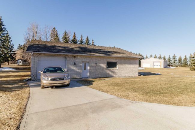 39060A Range Road 270, Home with 2 bedrooms, 2 bathrooms and 4 parking in Rural Red Deer County AB | Image 10