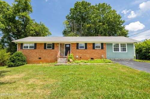 427 Oak St, Morristown, TN, 37813-1890 | Card Image