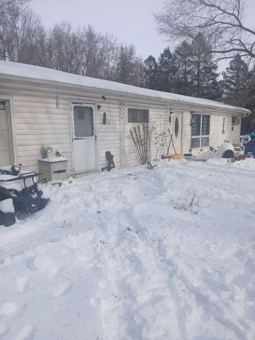 11240 E Division Rd, Knox, IN, 46534-9666 | Card Image