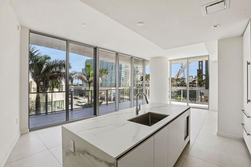 201-1400 Biscayne Blvd, Miami, FL, 33132-1683 | Card Image