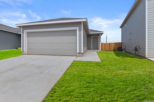 13039 Lake Fryer, Saint Hedwig, TX, 78152-0664 | Card Image