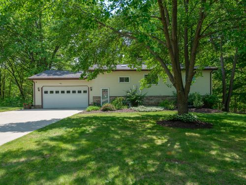 52120 Kern Dr, Three Rivers, MI, 49093-8921 | Card Image