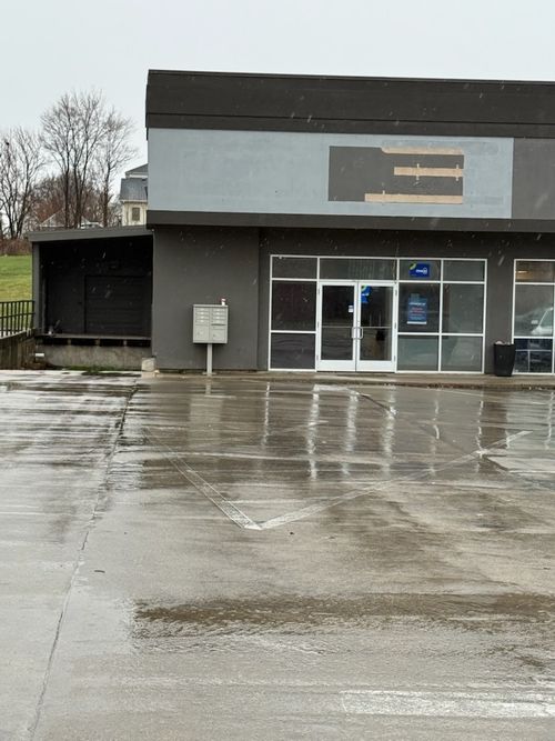 1110 1st Ave E, Newton, IA, 50208-3913 | Card Image