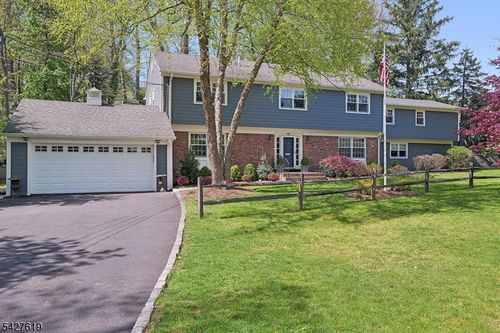 44 Londonderry Way, Summit, NJ, 07901-2914 | Card Image