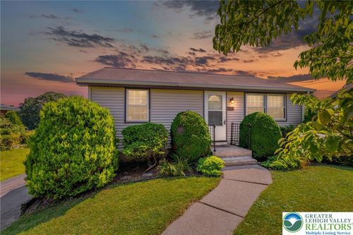 6522 Sullivan Trl, WIND GAP, PA, 18091-9787 | Card Image