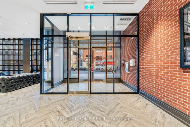 LPH02 - 608 Richmond St W, Condo with 2 bedrooms, 2 bathrooms and null parking in Toronto ON | Image 4