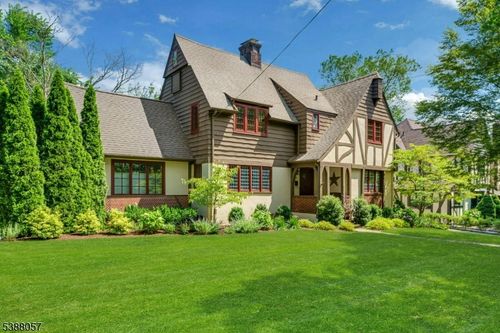 19 Hawthorne Rd, Short Hills, NJ, 07078-3403 | Card Image