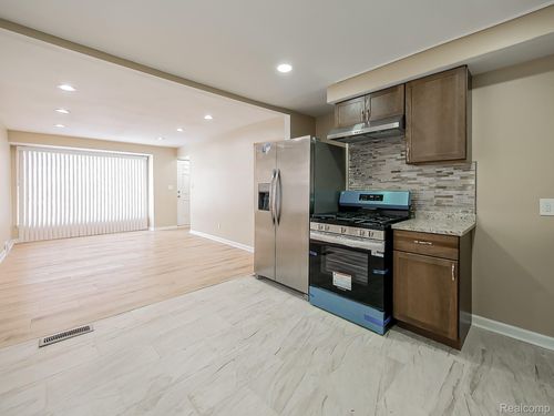 20553 Vaughan St, Detroit, MI, 48219-1419 | Card Image