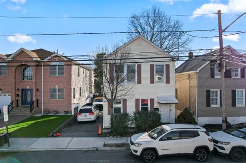 718 1st St, Secaucus, NJ, 07094-3107 | Card Image