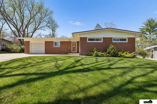 917 Ferndale Road, Lincoln, NE, 68510 | Card Image
