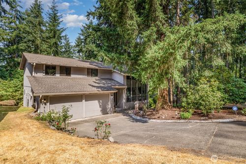 4153 158th Ave Se, Bellevue, WA, 98006-1823 | Card Image