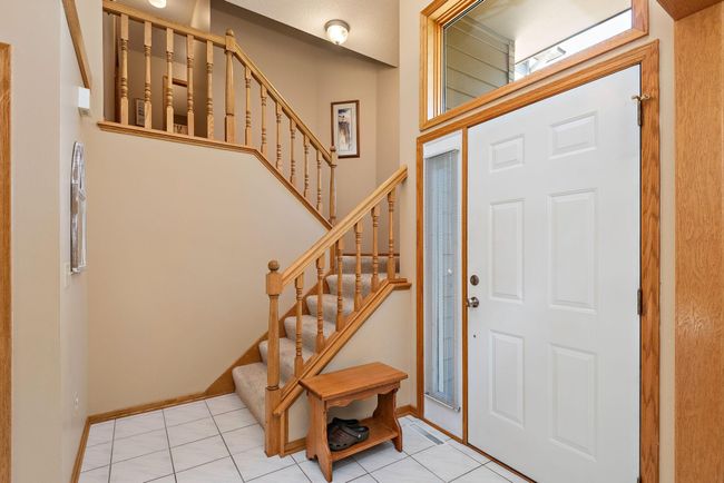 Front foyer. | Image 5