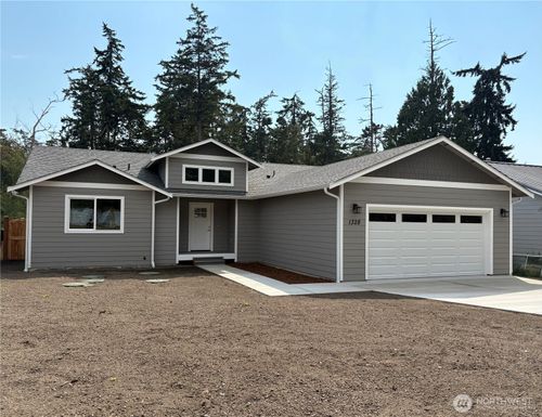 1328 Admirals Dr, Coupeville, WA, 98239-9761 | Card Image