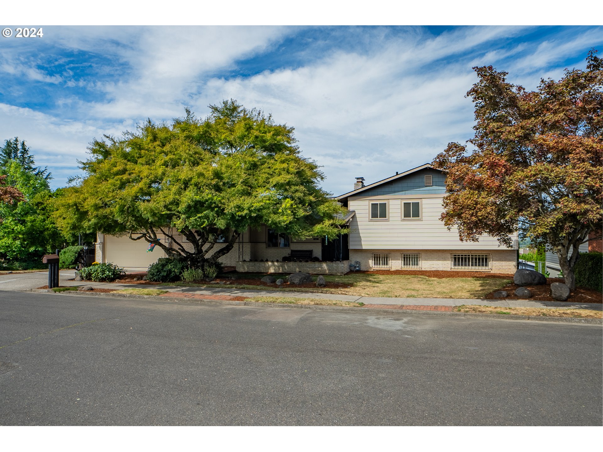 Fremont Ct, Portland, OR 97230