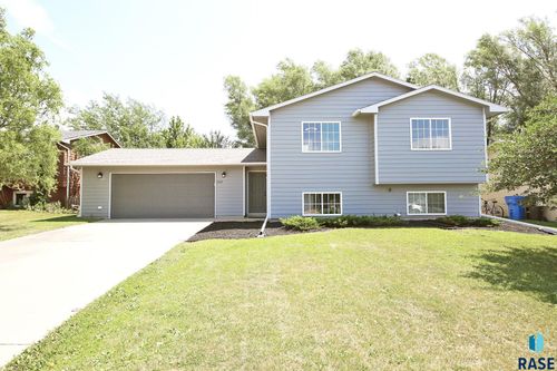 210 N Chris St, Worthing, SD, 57077-2035 | Card Image