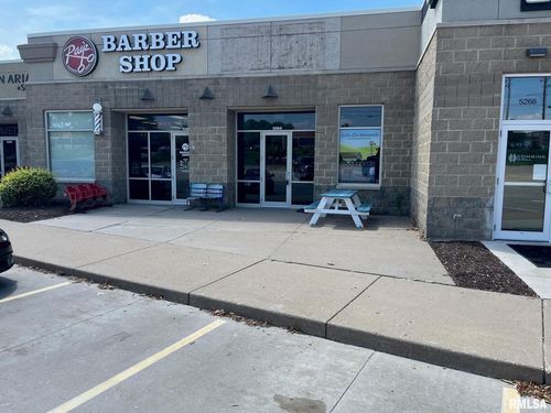 5264 Utica Ridge Rd, Davenport, IA, 52807-3872 | Card Image