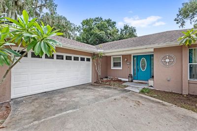 1720 Kings Point Boulevard, House other with 3 bedrooms, 2 bathrooms and null parking in Kissimmee FL | Image 3