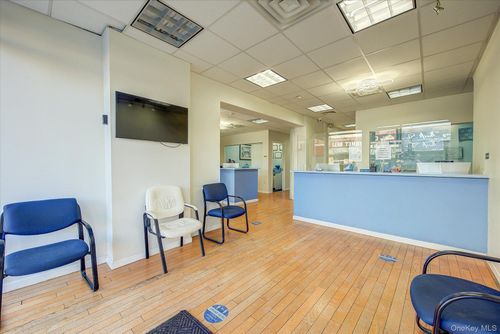 32-33/35/37/39 Steinway Street, New York, NY, 11103 | Card Image
