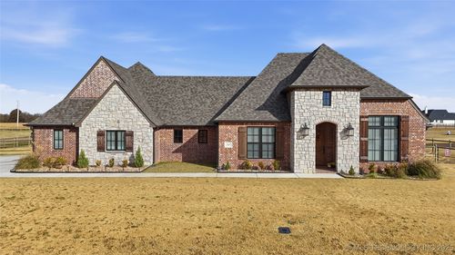 2547 Crosscreek Dr, Oologah, OK, 74053-4301 | Card Image